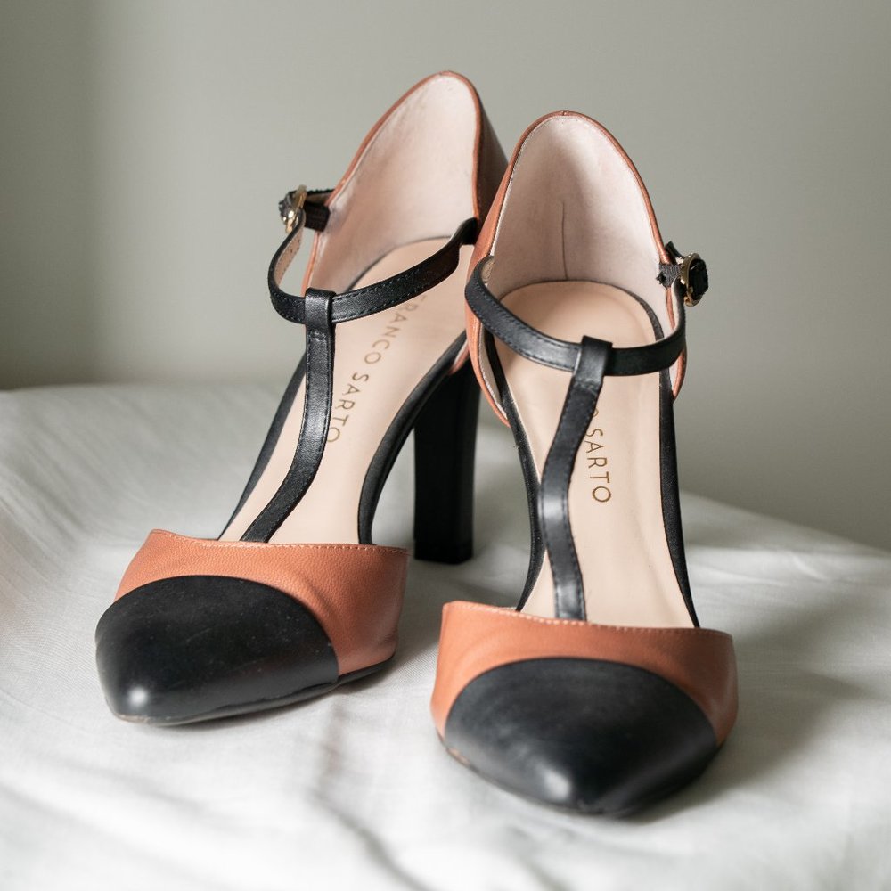 Black & Tan pumps w/gold buckle